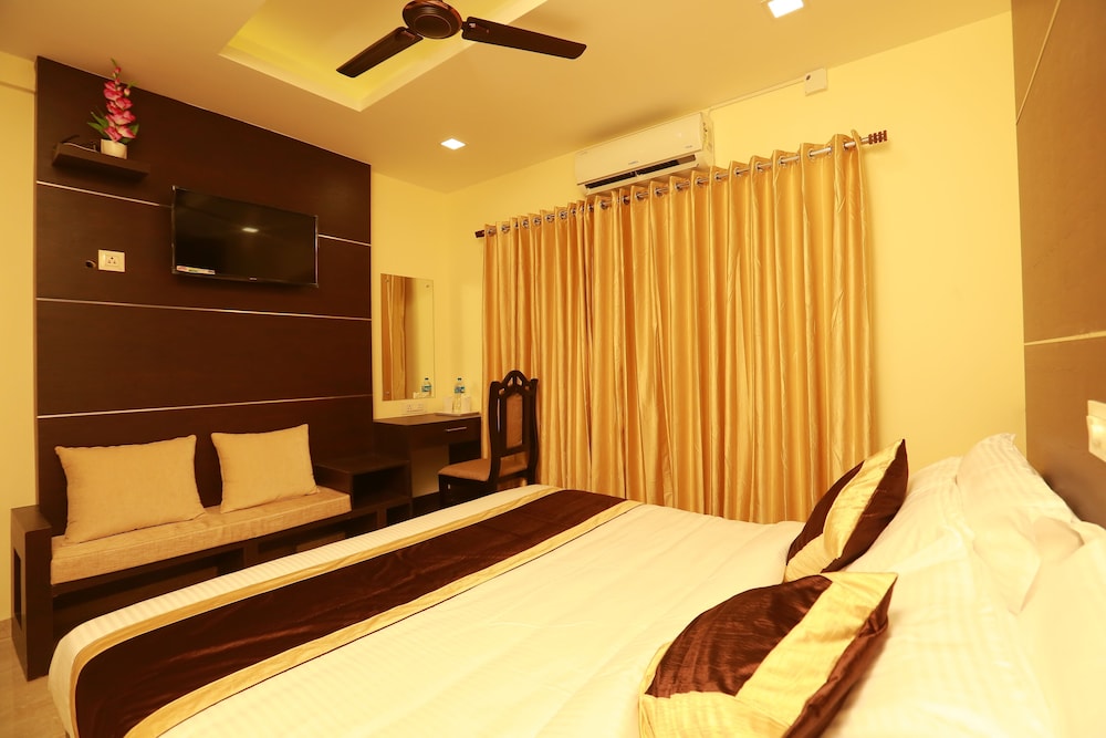 The Crescent Suites 12/33