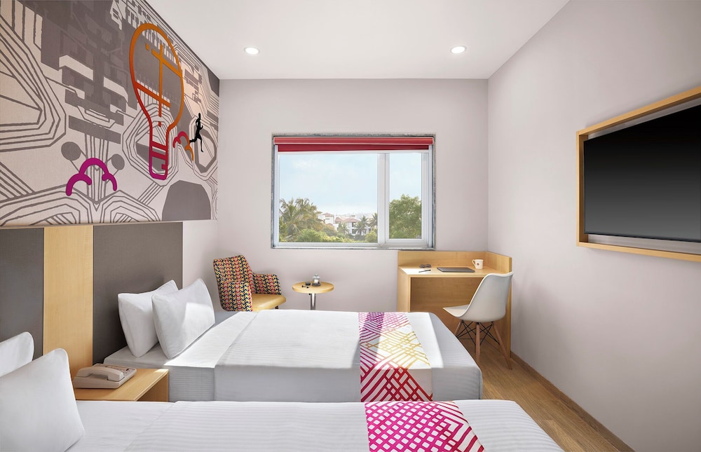 LUXURY, QUEEN BED
