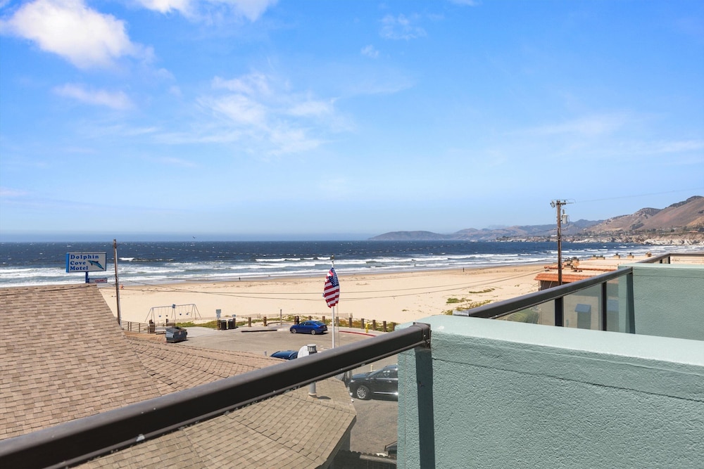 Beach House Inn & Suites 35/50