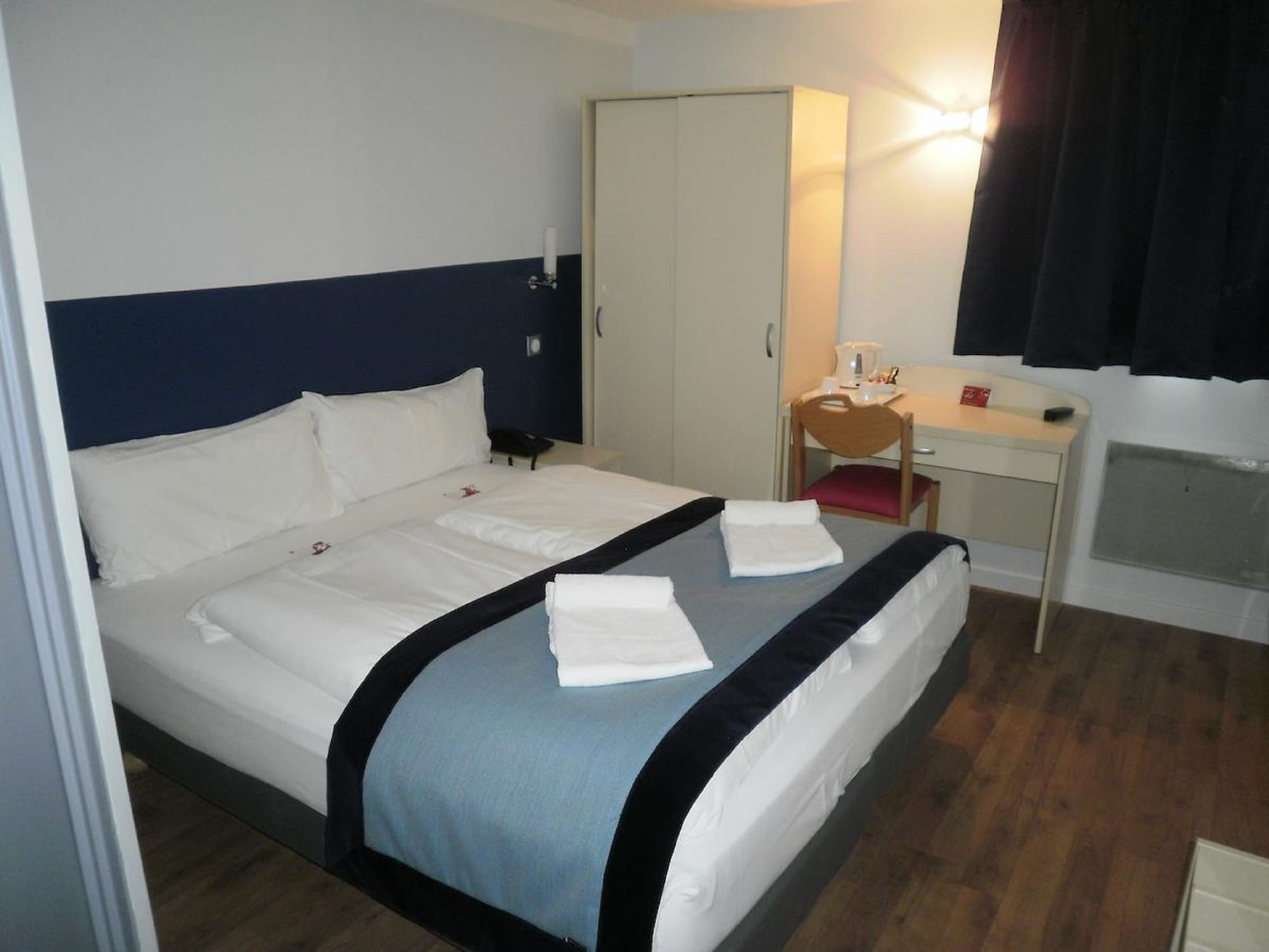 STANDARD, DOUBLE BED
