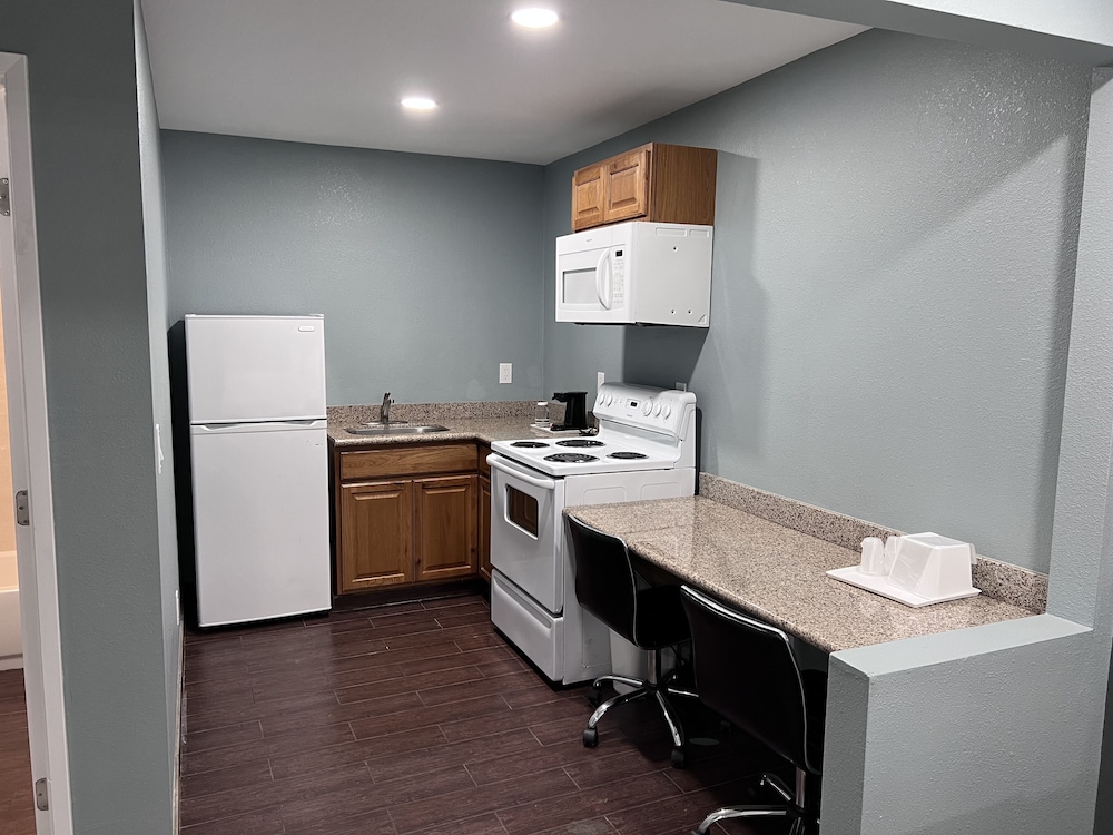 Surf City Inn And Suites 38/50