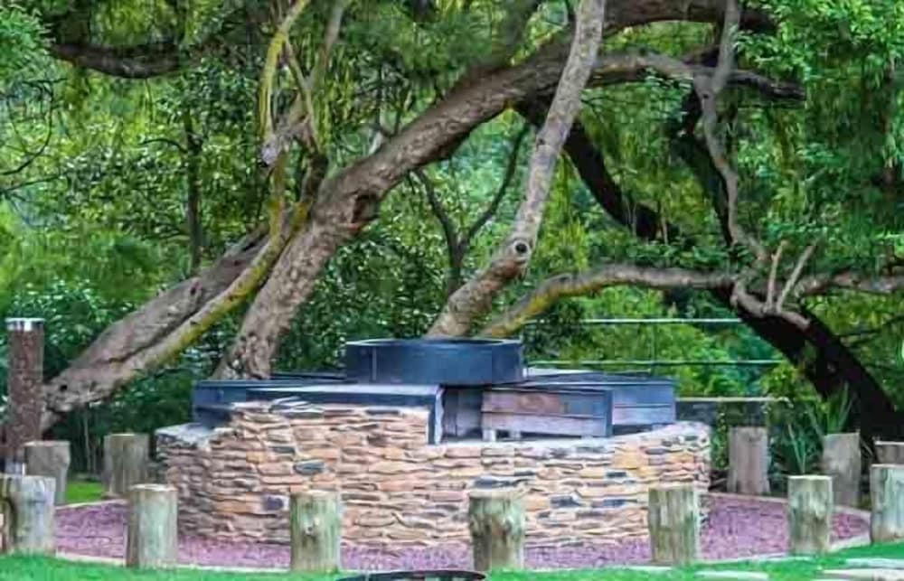Valley Lodge & Spa 44/50