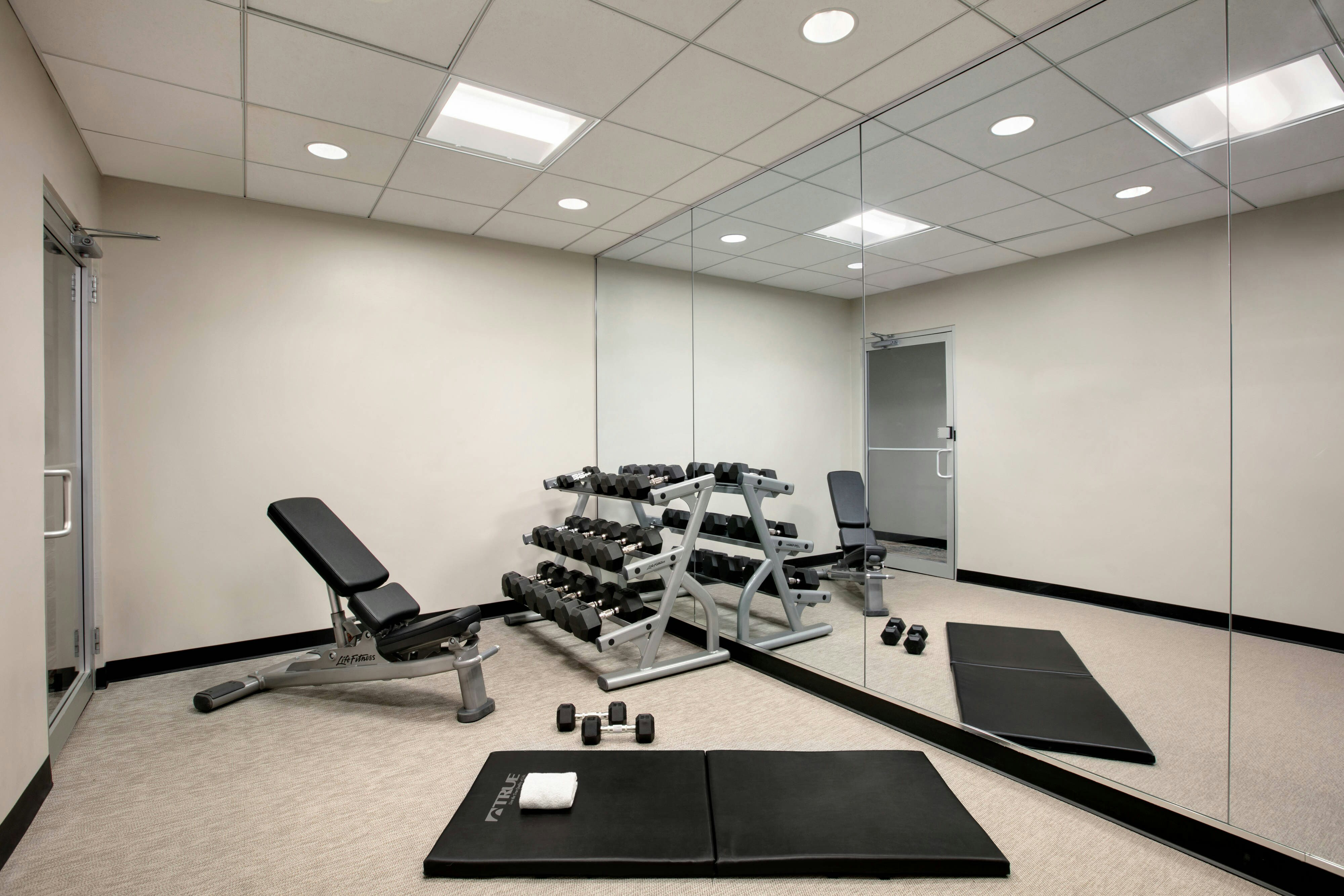 SPRINGHILL SUITES MARRIOTT BALTIMORE DOWNTOWN/INNER HARBOR 23/36