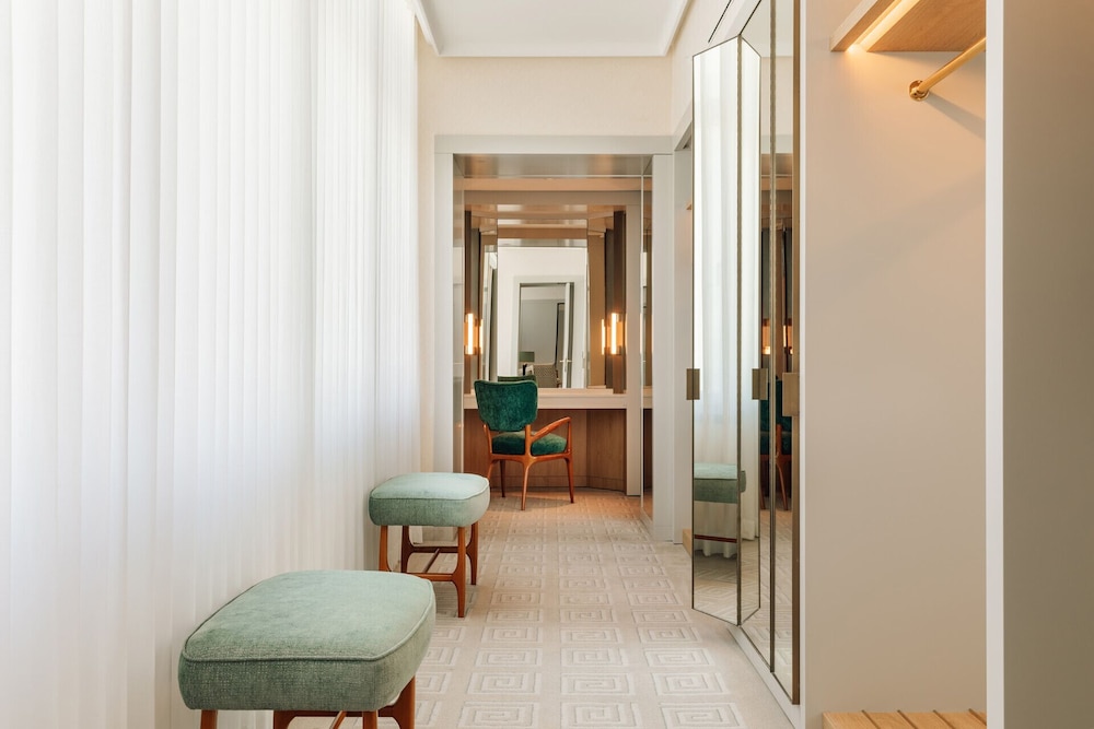 Four Seasons Hotel Ritz Lisbon 24/65