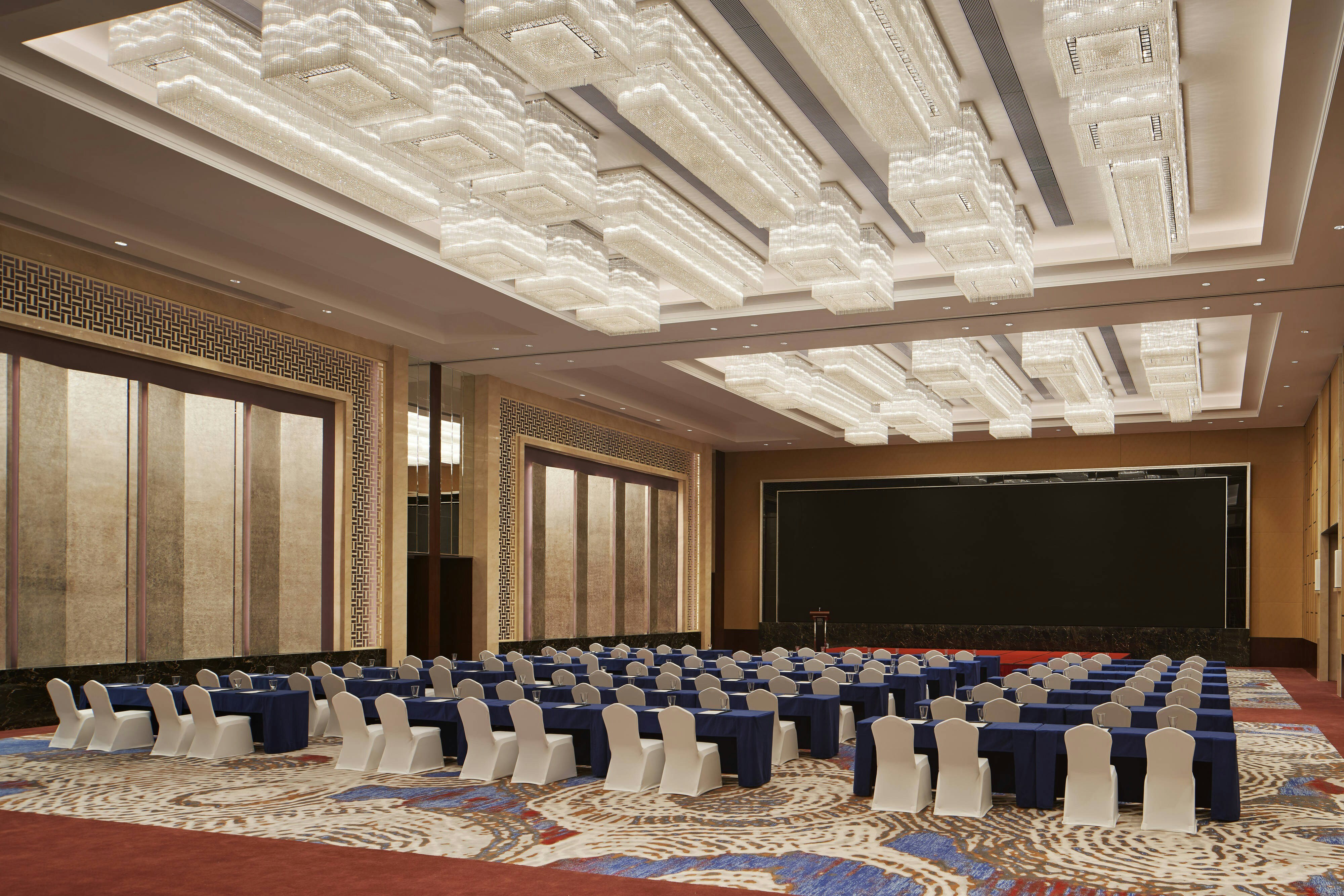 Four Points By Sheraton Guangdong Heshan 33/37