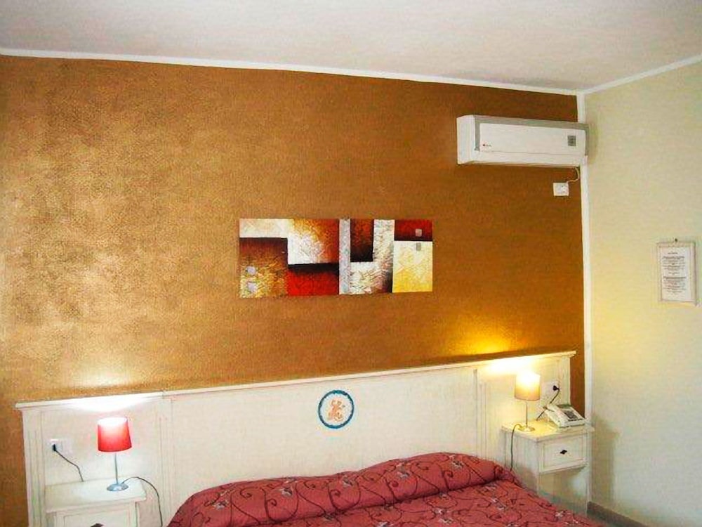 Hotel Ariadimari 18/50