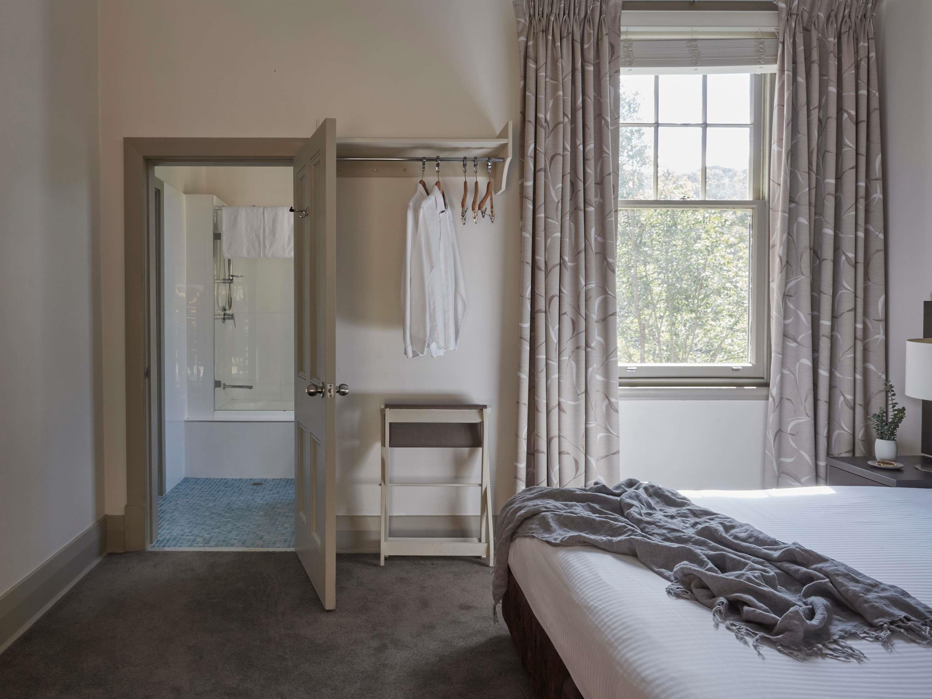 Retreat, Suite
