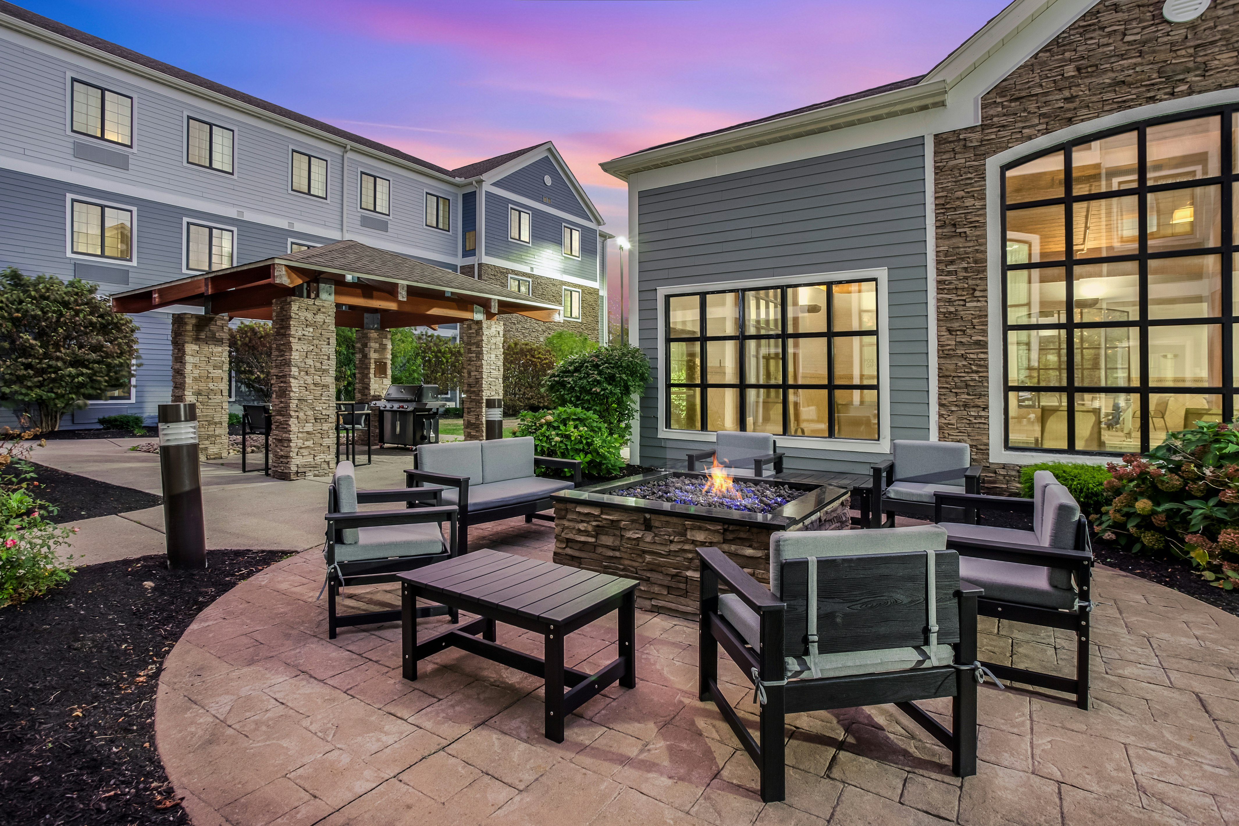 Staybridge Suites Williamsville Buffalo by IHG 49/65