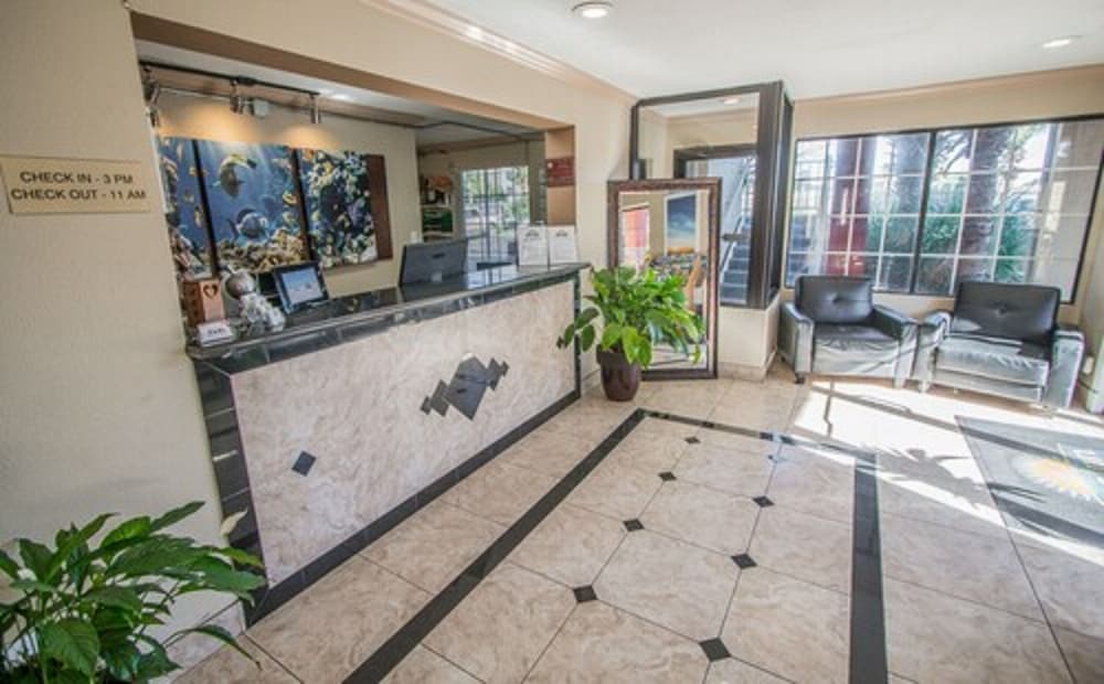 Days Inn by Wyndham Fort Walton Beach 7/34