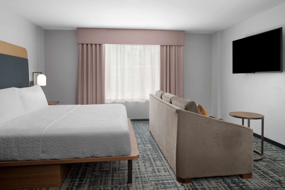Business, Boardroom, Suite, King Bed