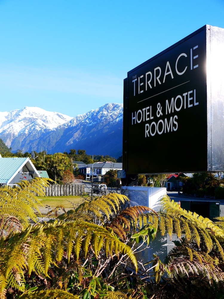 The Terrace 4/71