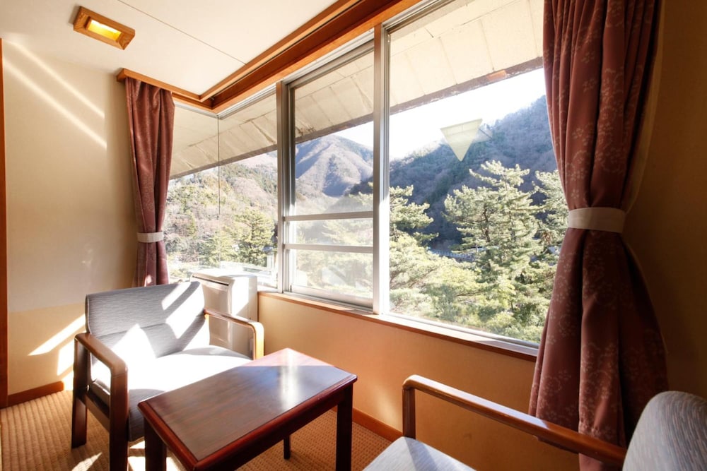 Shimobe Hotel 55/67