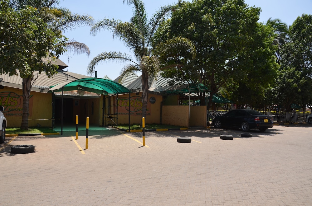 Tents Hotel 27/32