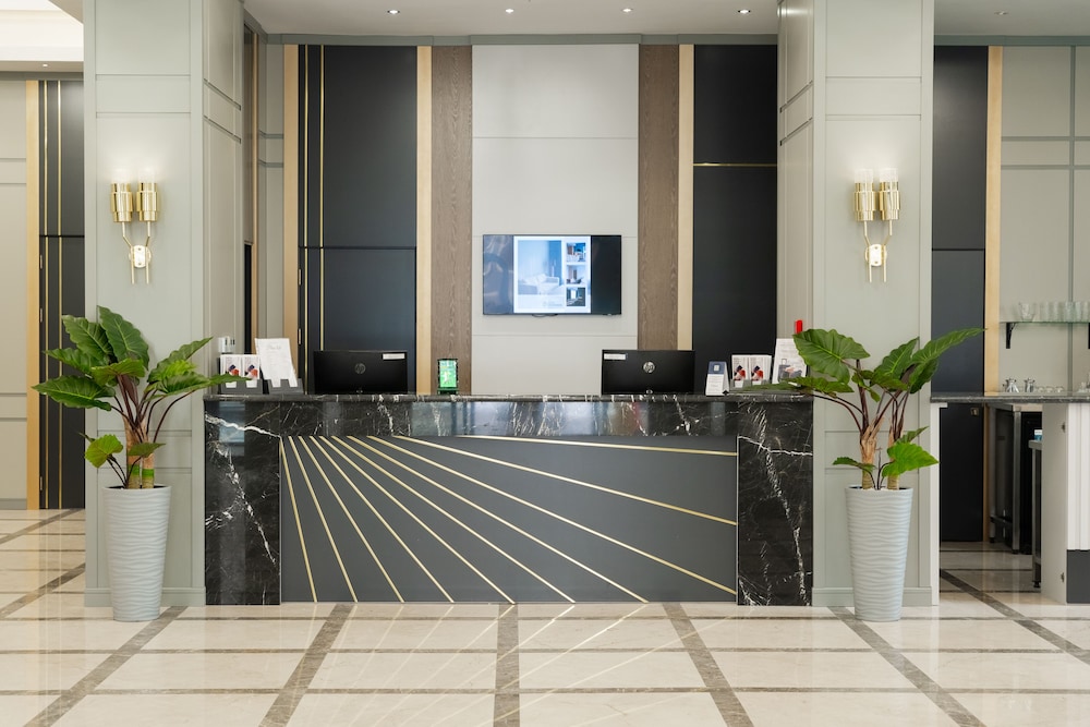 Park Dedeman Almaty 8/64