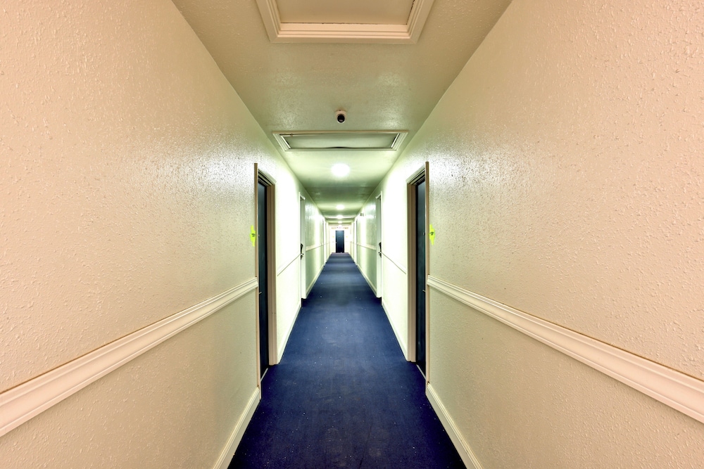 Americas Best Value Inn San Antonio Airport South 27/39