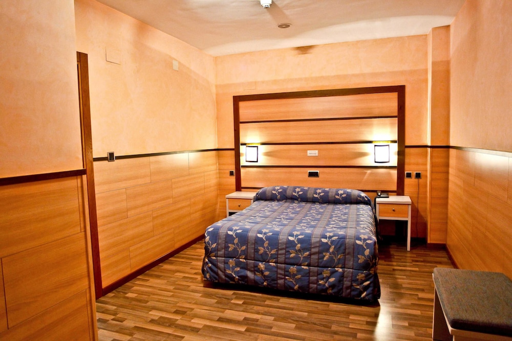 Hotel Pio XII Jumilla 20/35