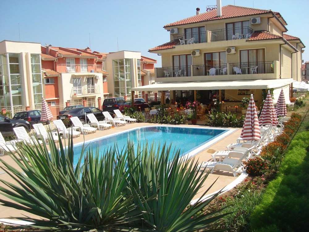 The Muses Hotel 29/32