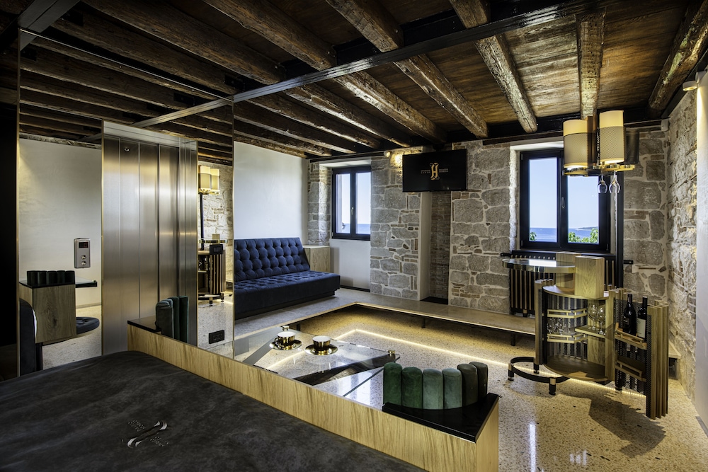 SPIRITO SANTO PALAZZO STORICO 40/70