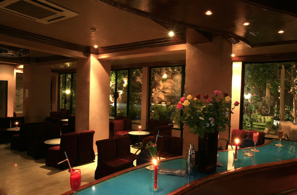 Imperial Holiday Hotel 58/86