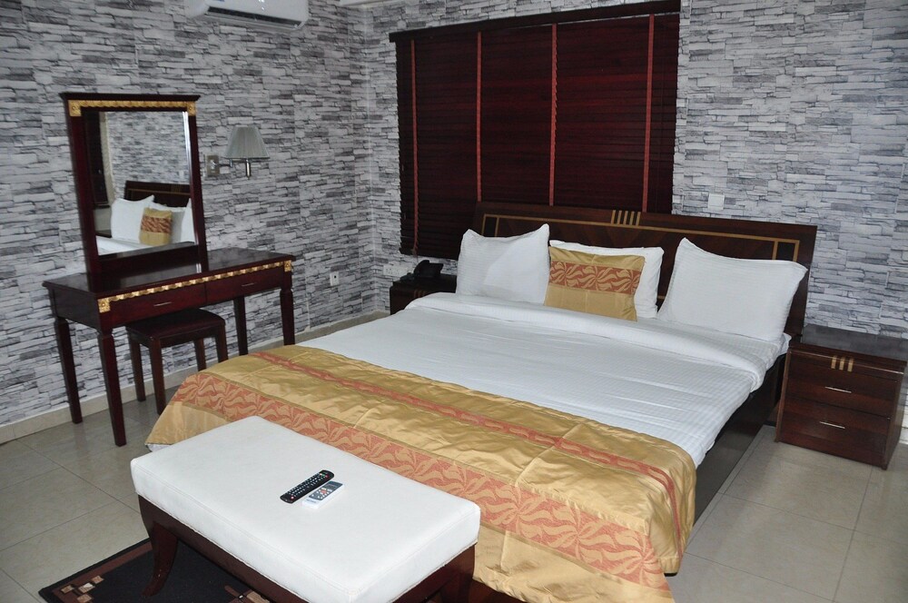Beni Apartment And Suites 14/50