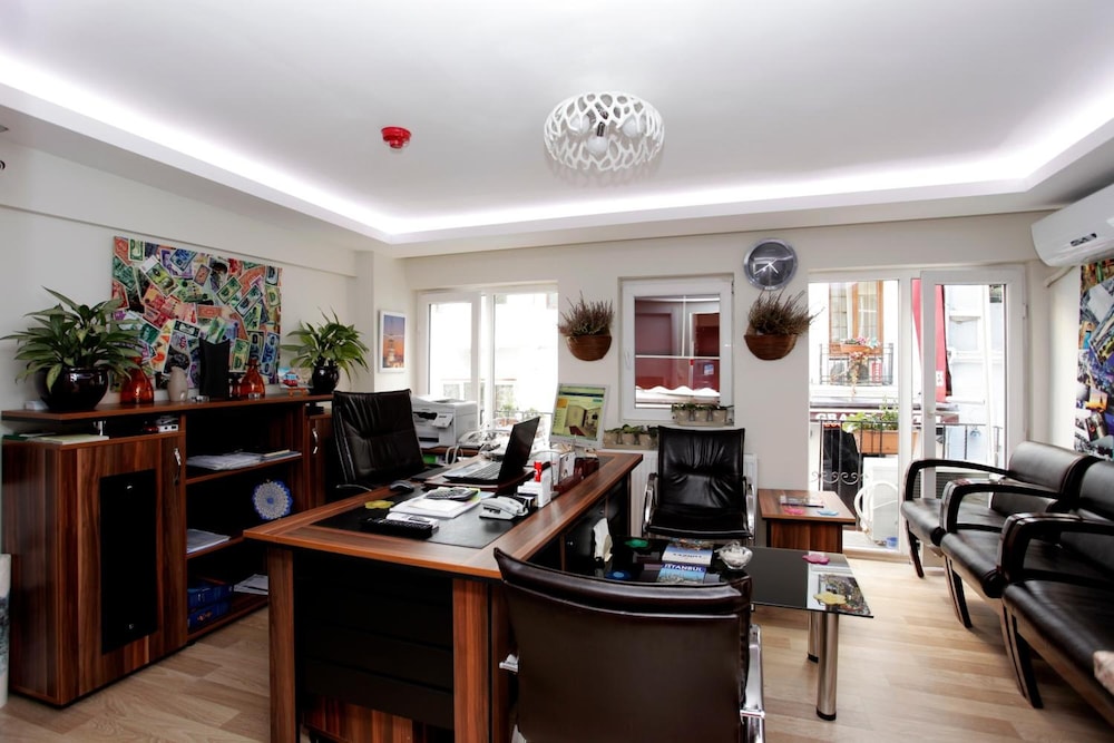 Taksim Istiklal Suites 8/20