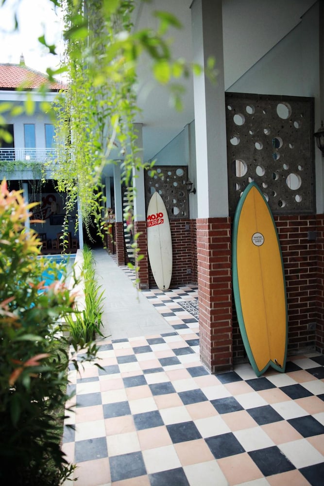 Mojosurf Camp Canggu 17/32