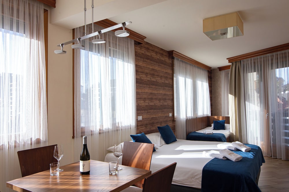 Central Inn Zlatibor 12/50