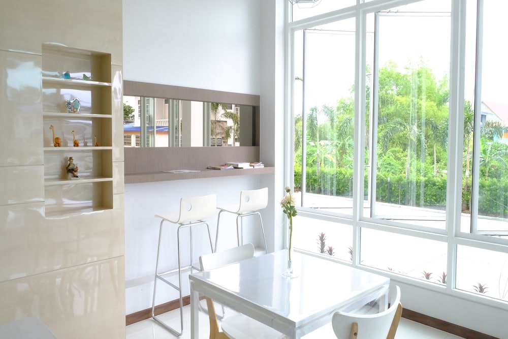 Charisma Residence 12/43