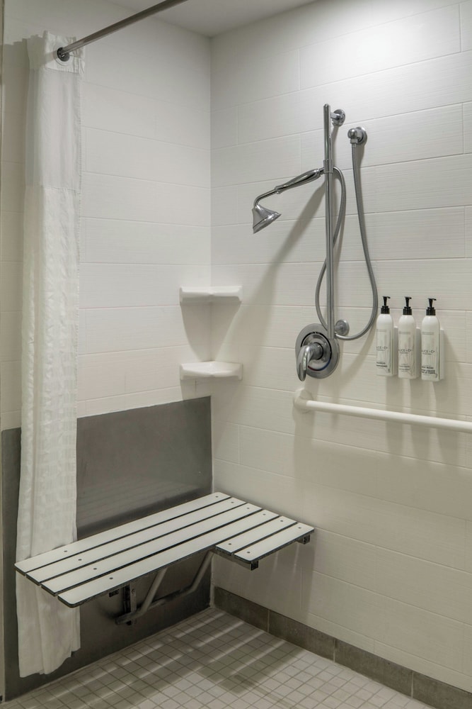 SpringHill Suites by Marriott Lake Charles 19/50