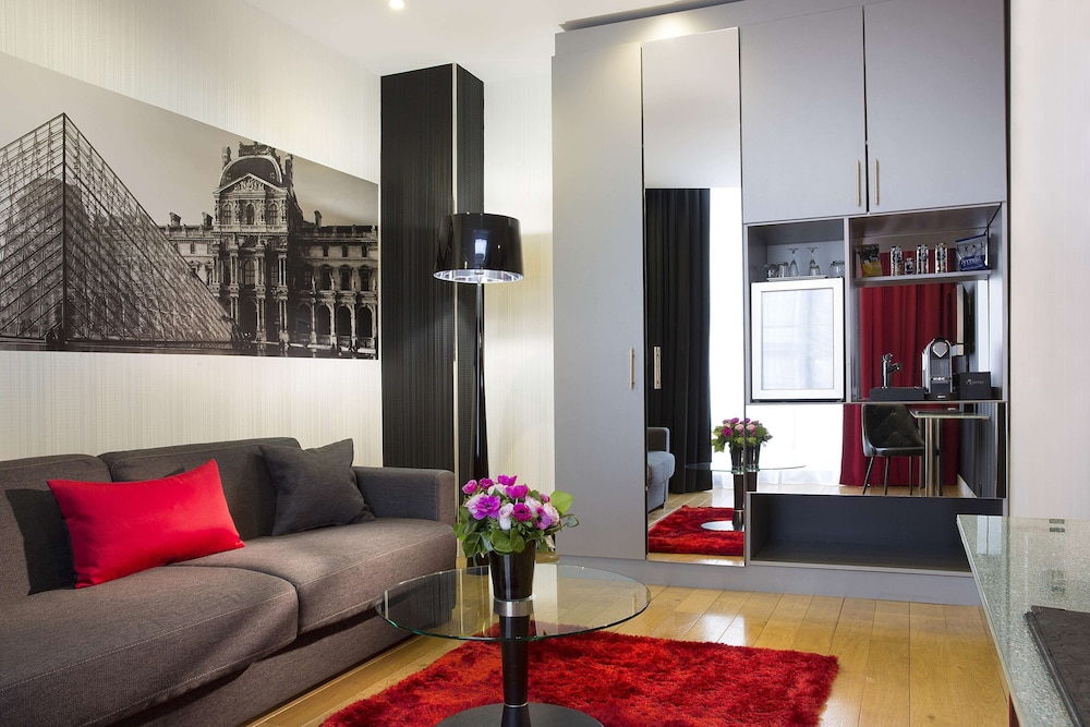 L Empire Paris 51/63