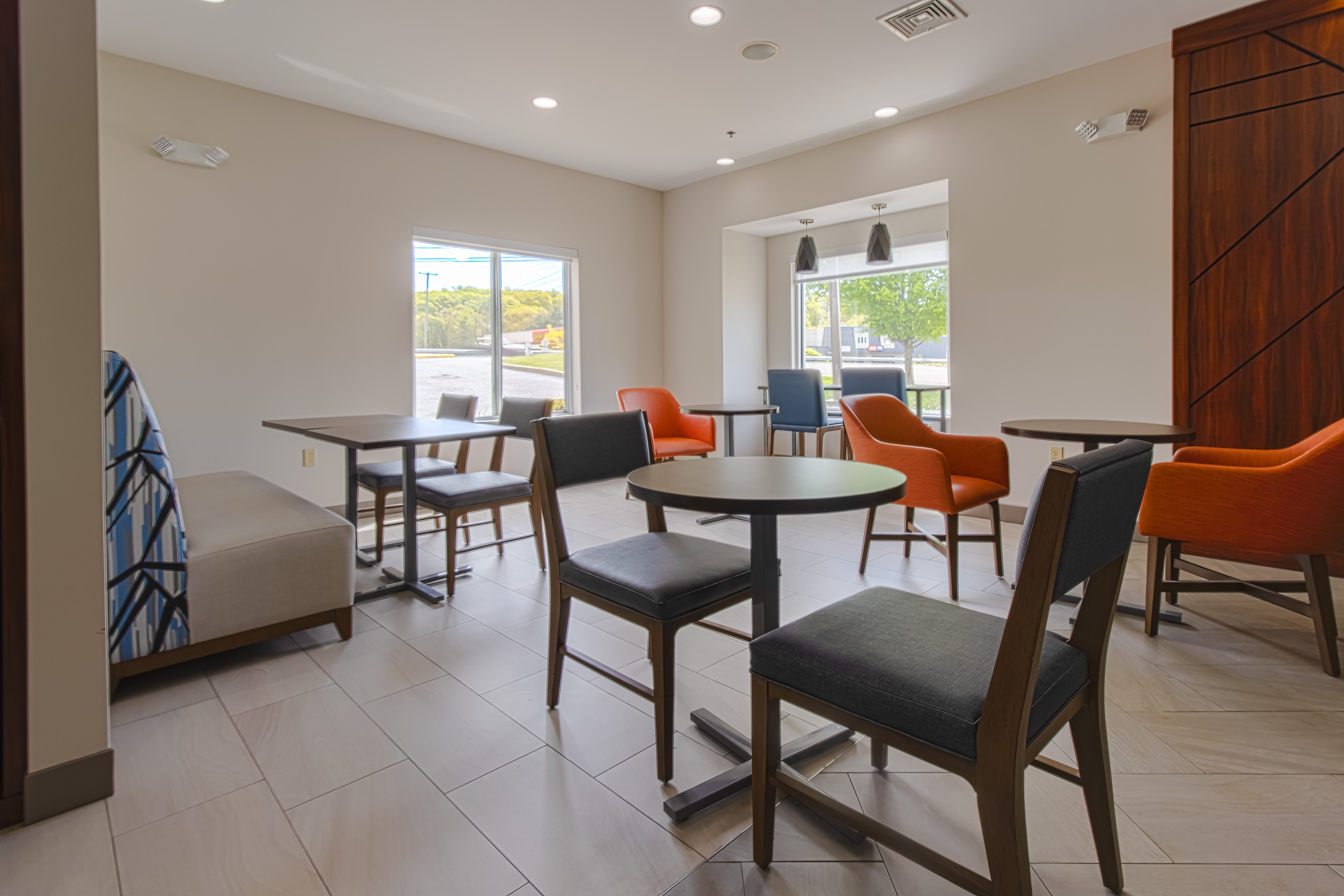 Holiday Inn Express Newington 36/50