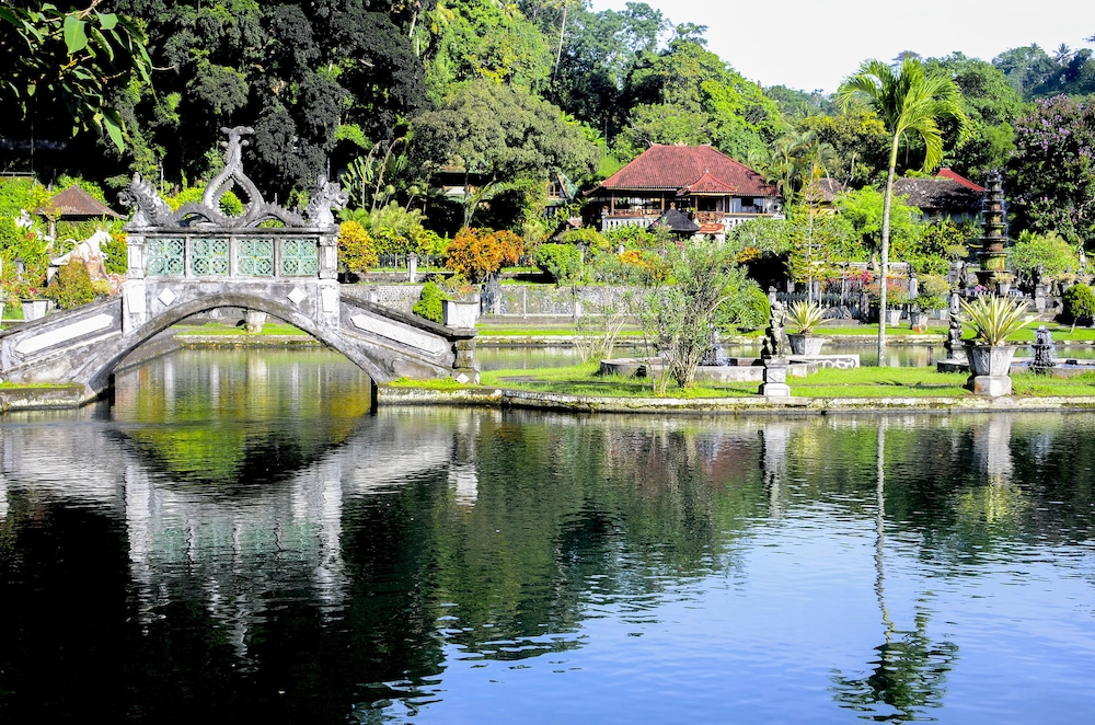 Tirta Ayu Hotel Restaurant 37/50