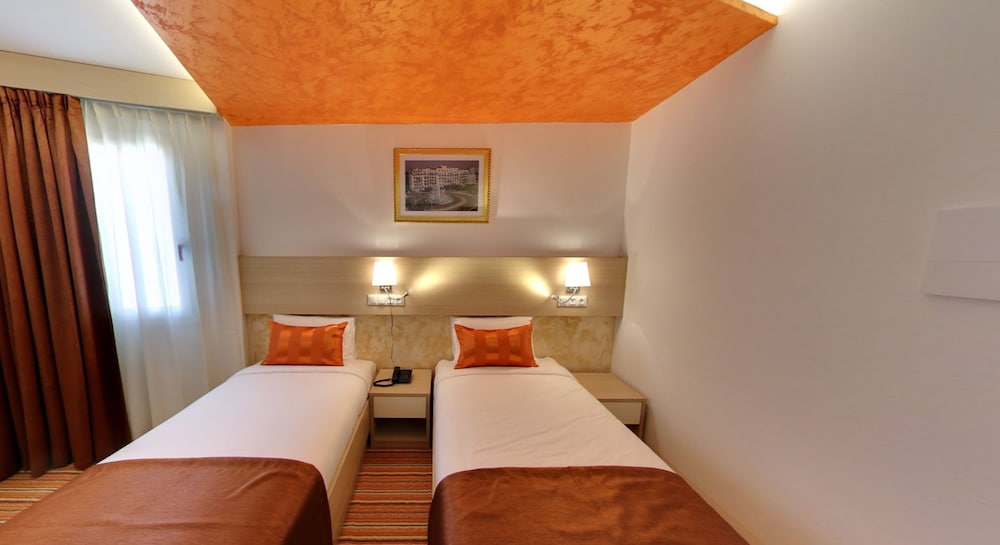 HANI HOTEL 12/37