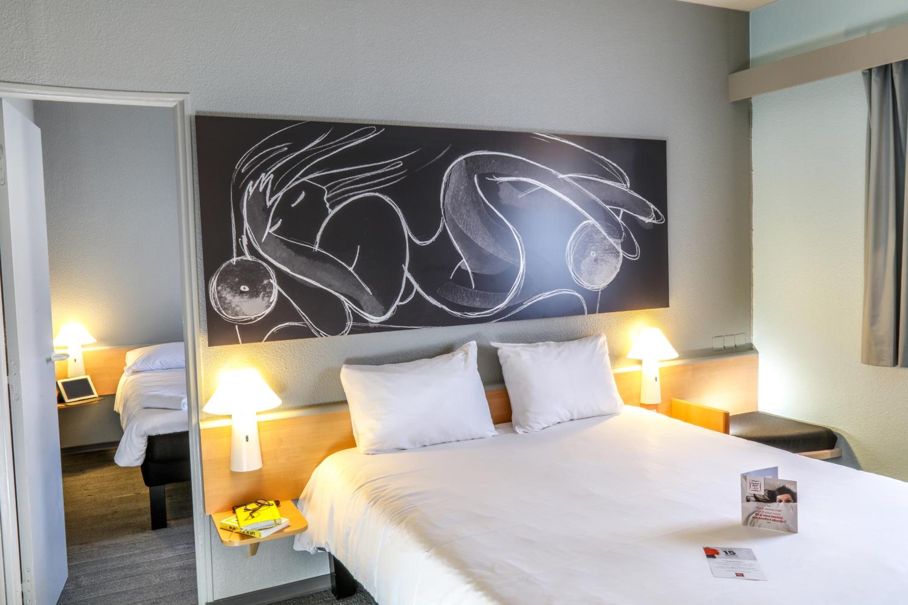 Room, Triple