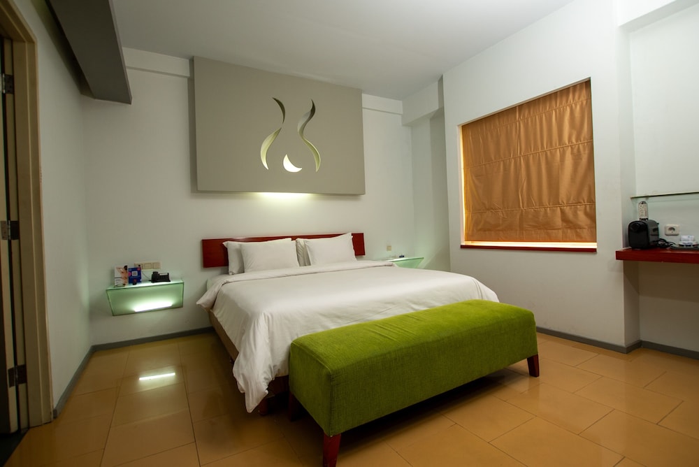 Sparks Life Jakarta, ARTOTEL Curated 12/50