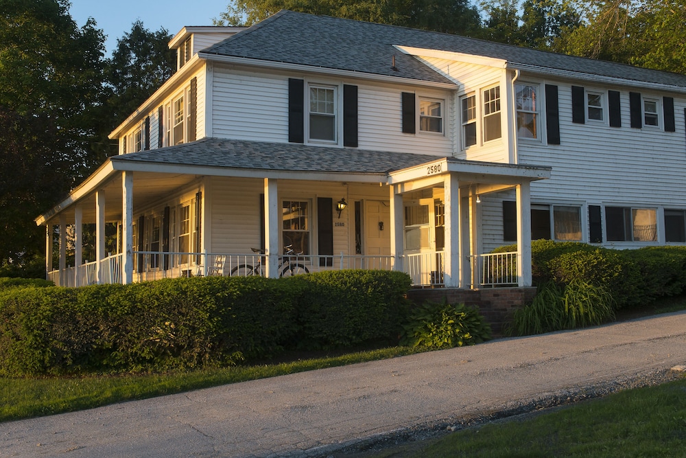 Lake Bomoseen Lodge 4/50