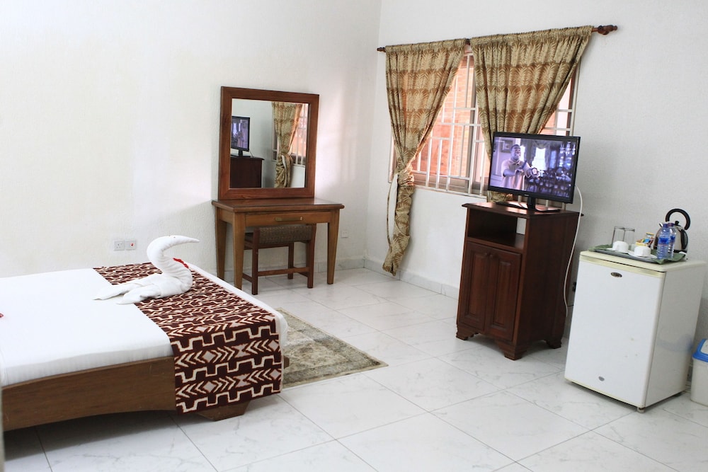 COCONUT GROVE BEACH RESORT 26/66