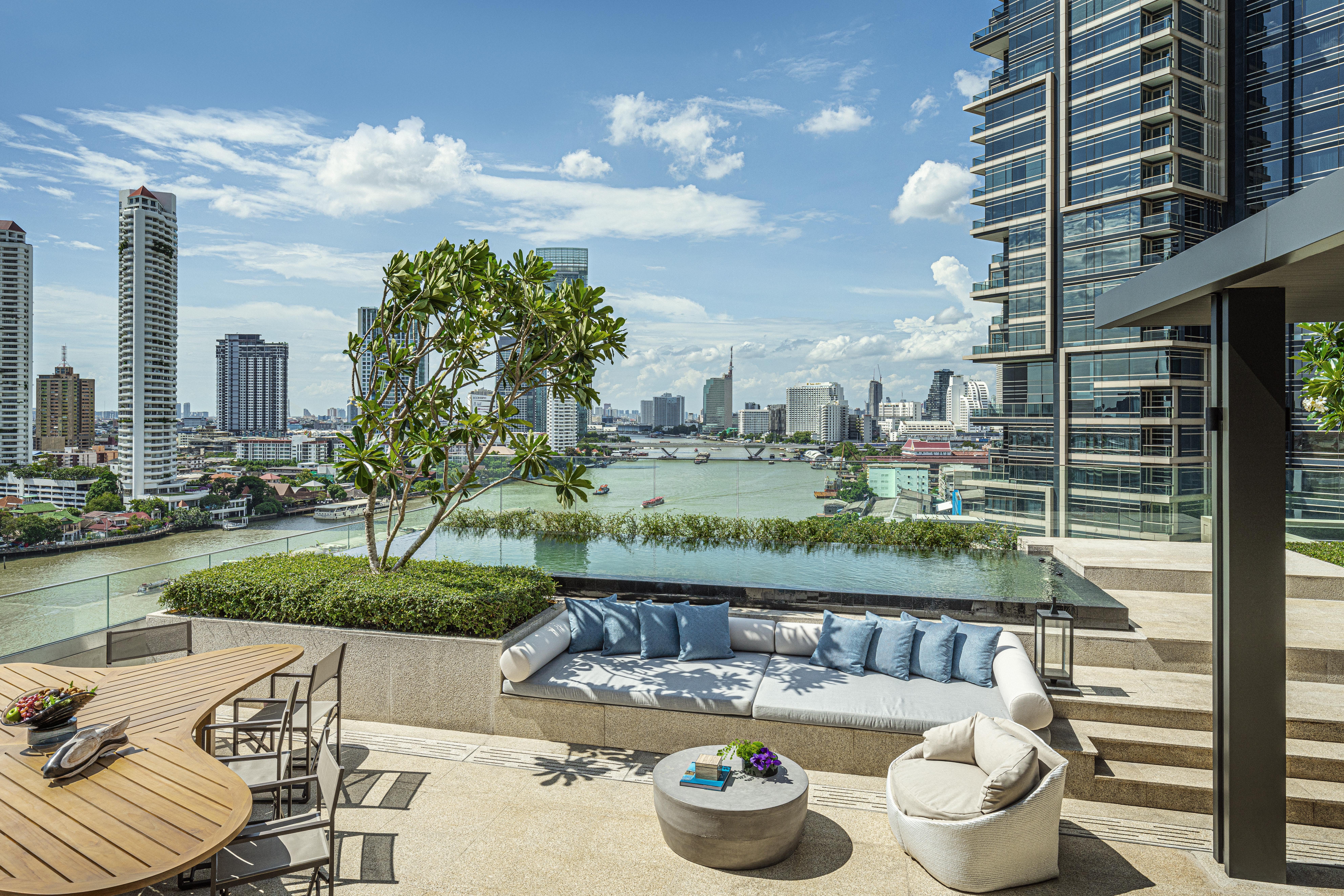 Four Seasons Hotel Bangkok at Chao Phraya River 29/35