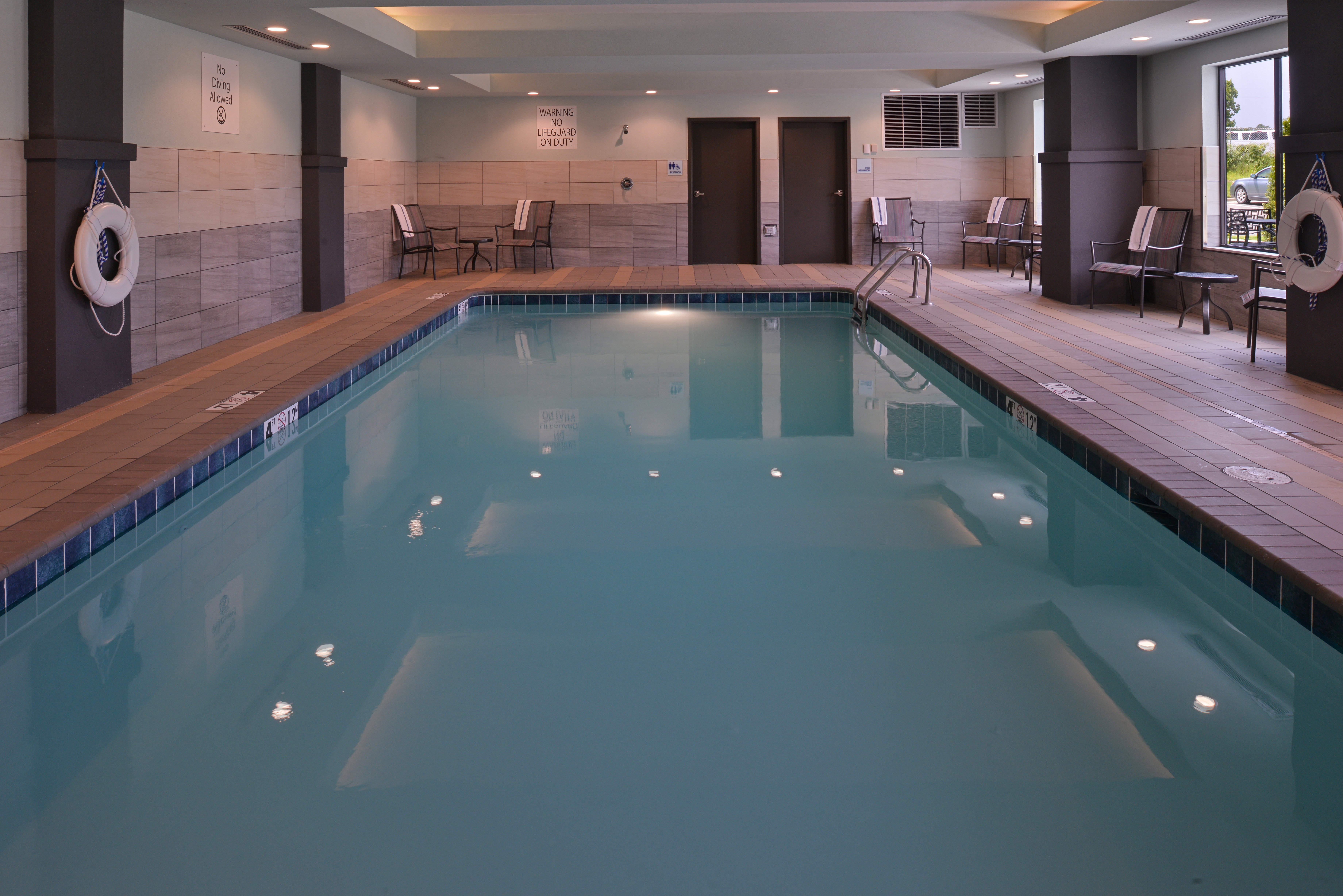 Holiday Inn Express Suites Bryant Benton Area 32/71