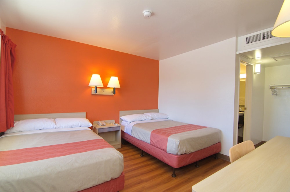 Motel6 Indio, CA - Palm Springs 16/39