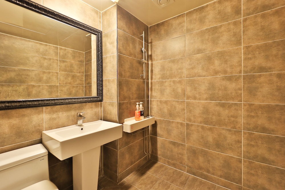 Ara Hotel 49/50