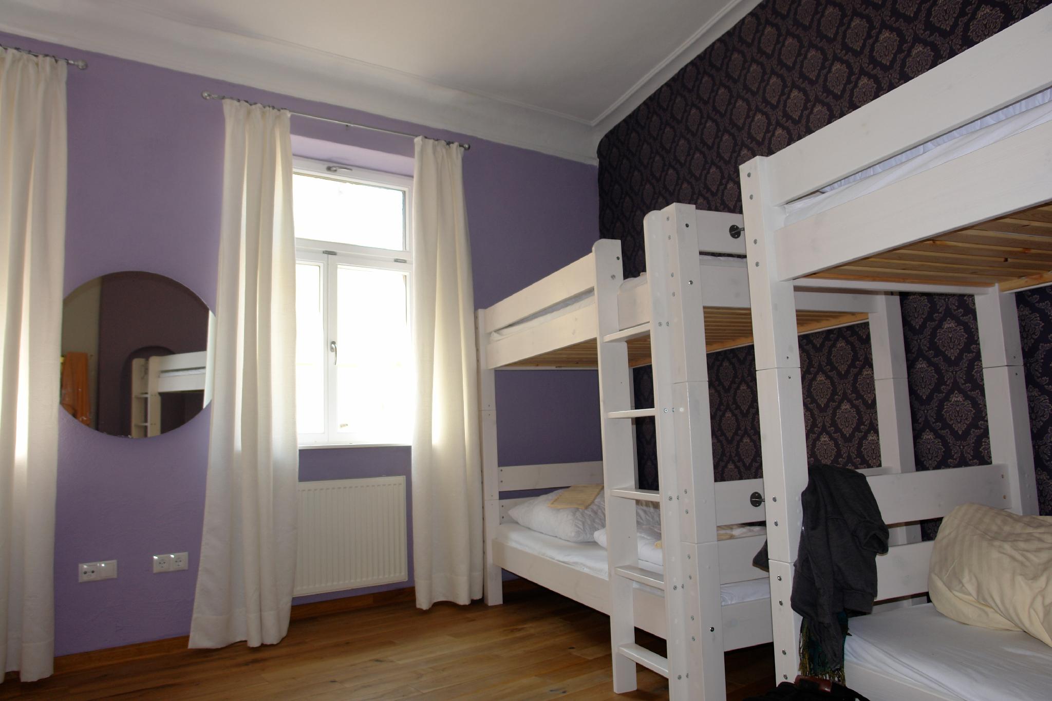 FEMALE DORM, FEMALE ONLY