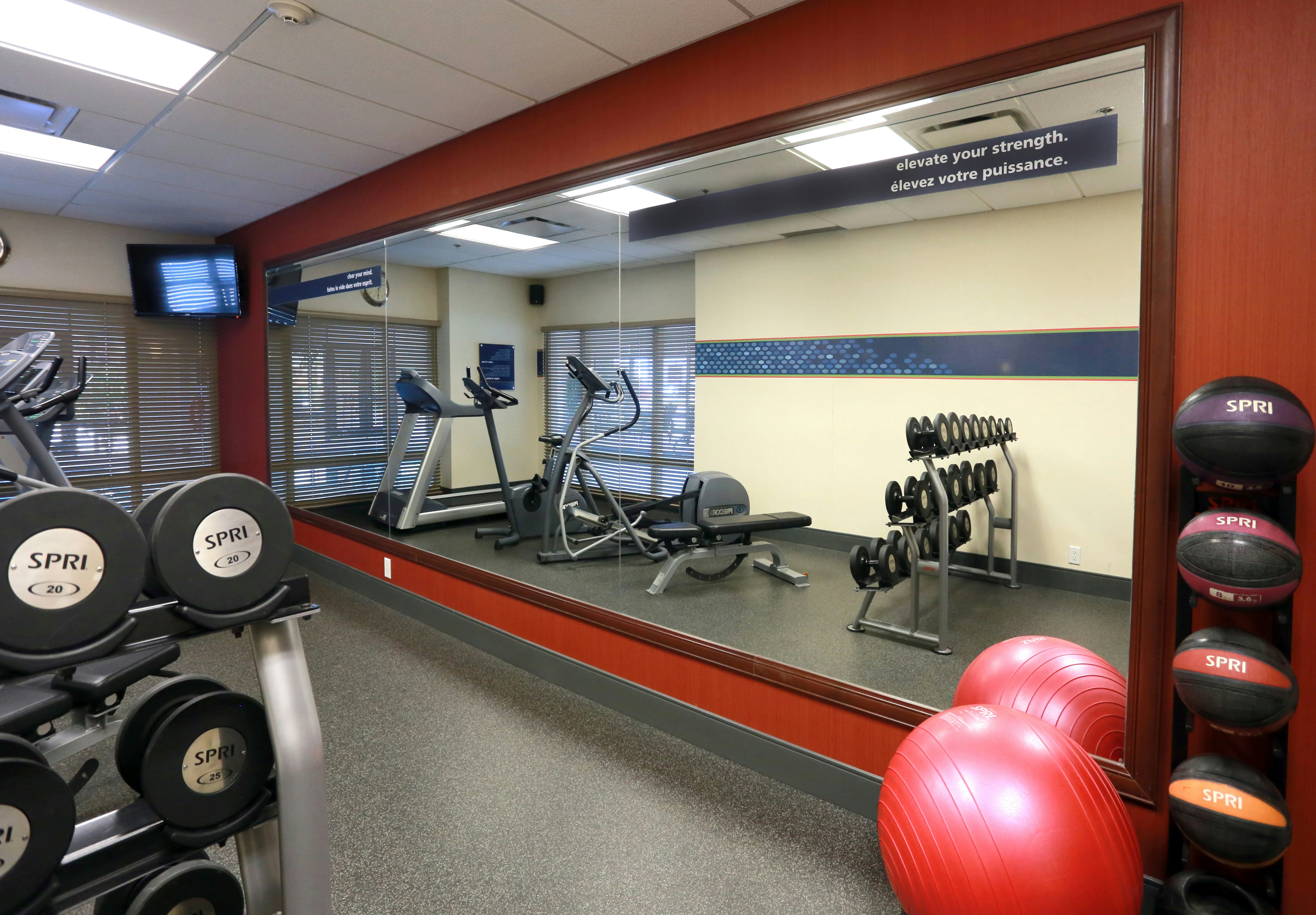 Hampton Inn and Suites by Hilton Laval 42/71