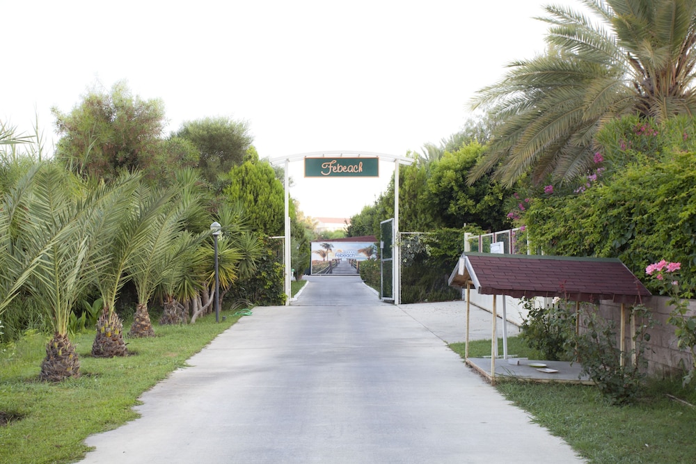 Febeach Hotel 43/50