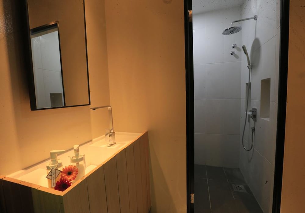 VI Boutique Hotel 12/36