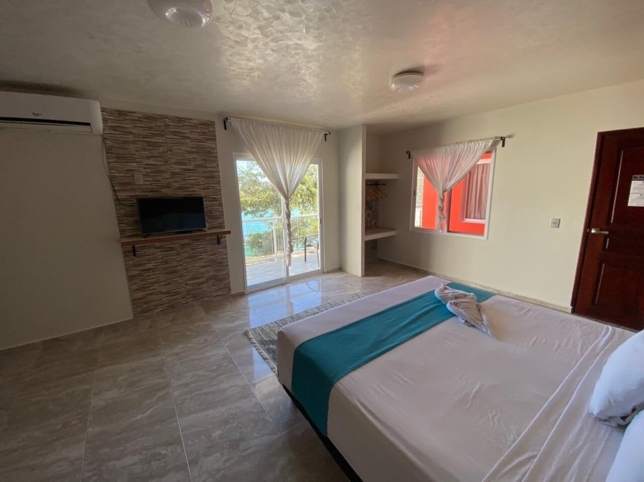 Azul, Suite, King Bed