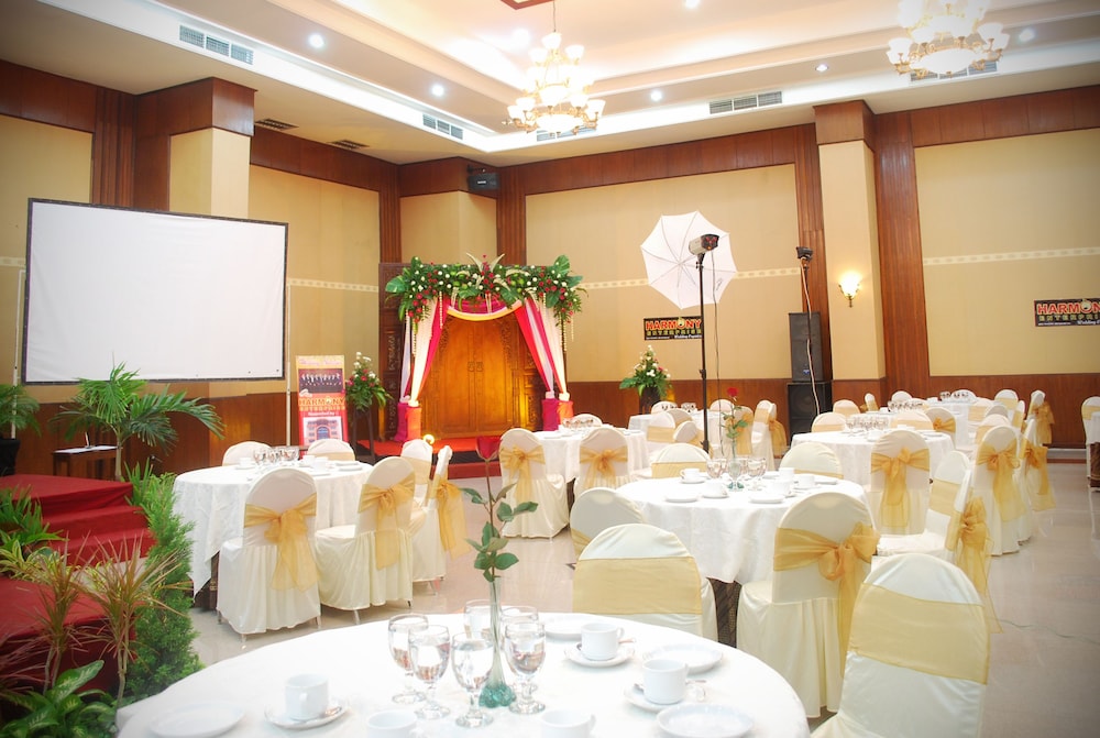 Pandanaran Hotel Semarang 48/60