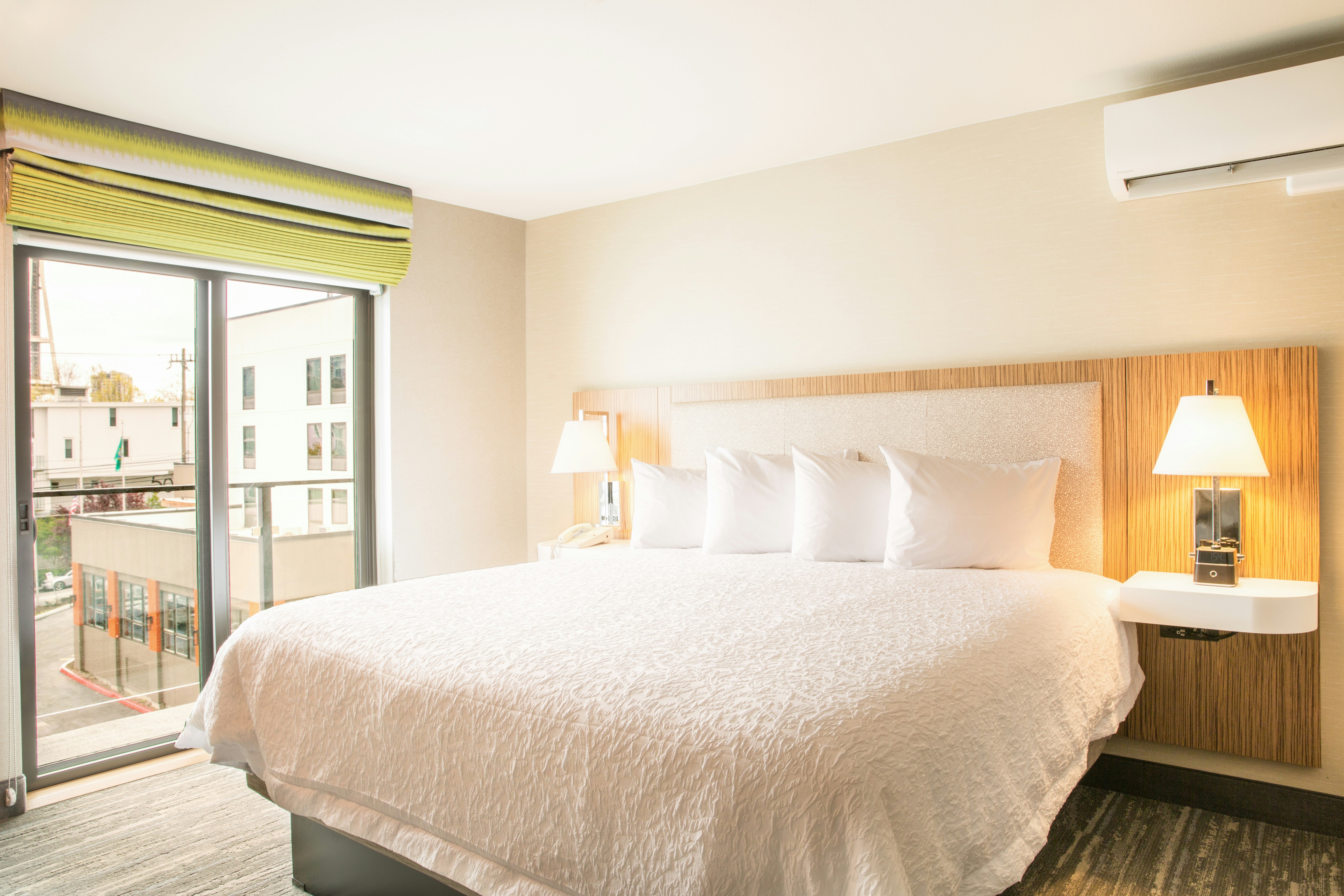 SUITE, KING BED, BALCONY, ACCESSIBLE