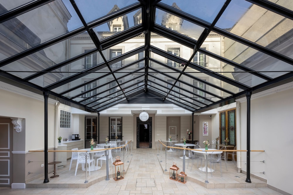 Jean Moat Hatel Spa 5/26
