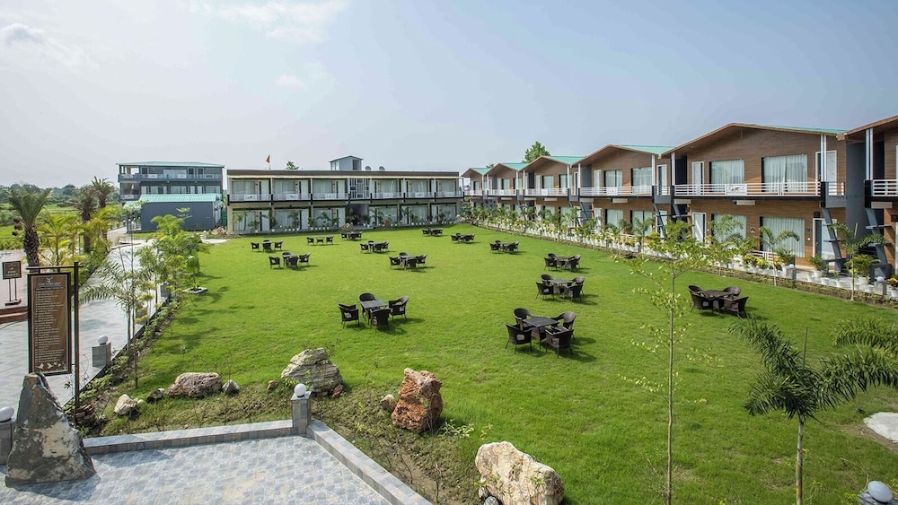 Countryard Resort Corbett 40/45